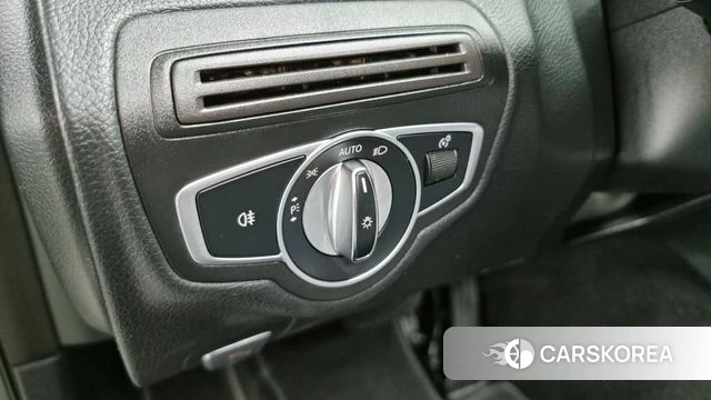 Mercedes-Benz C-Class W205 2018 Черный из Кореи, фото 5