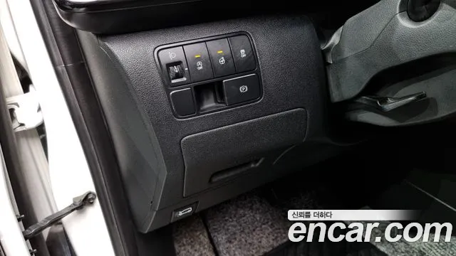 Hyundai Staria 2022 Белый из Кореи, фото 5