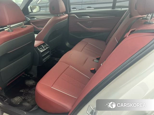 BMW 5 series 2022 Белый из Китая, фото 5