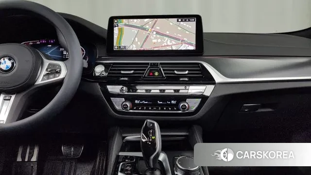 BMW 5 Series (G30) 2023 Черный из Кореи, фото 5