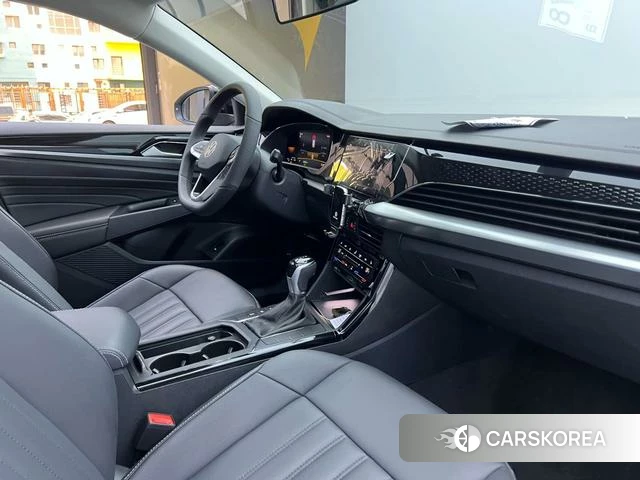 Volkswagen Passat 2022 Черный из Китая, фото 5