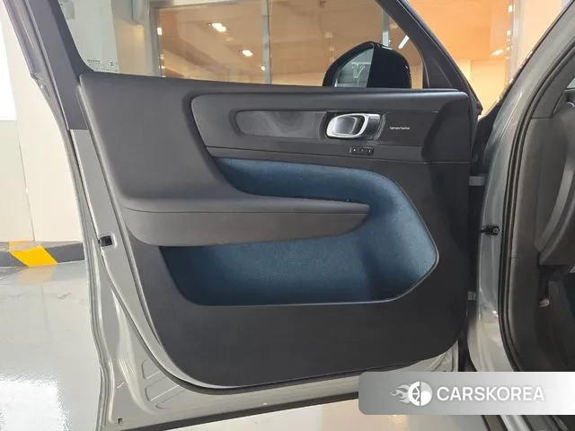Volvo XC40 Richards 2024 Серый из Кореи, фото 5