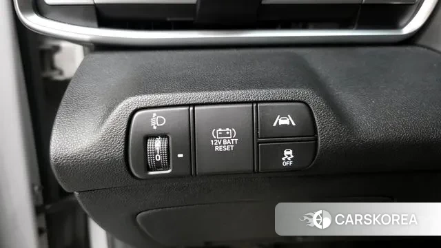 Hyundai Avante Hybrid (CN7) 2021 Серебристо-серый из Кореи, фото 5