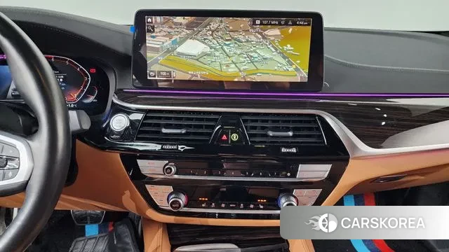 BMW 5 Series (G30) 2022 Белый из Кореи, фото 5