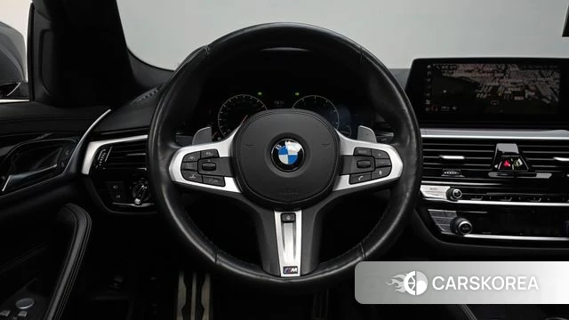 BMW 5 Series (G30) 2019 Серебристо-серый из Кореи, фото 5