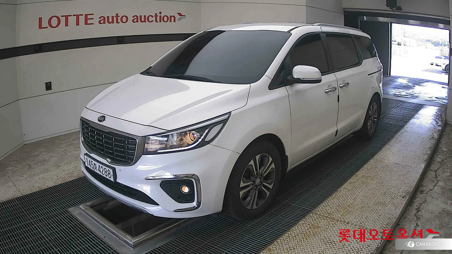 Kia Carnival 2020 Snow White Pearl (optional) из Кореи, фото 5