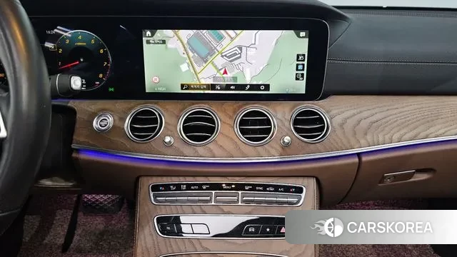 Mercedes-Benz E-Class W213 2021 Белый из Кореи, фото 5