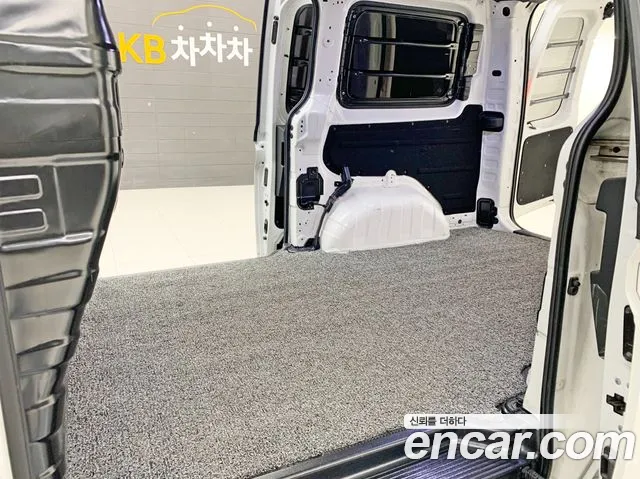 Hyundai Staria 2023 Белый из Кореи, фото 5