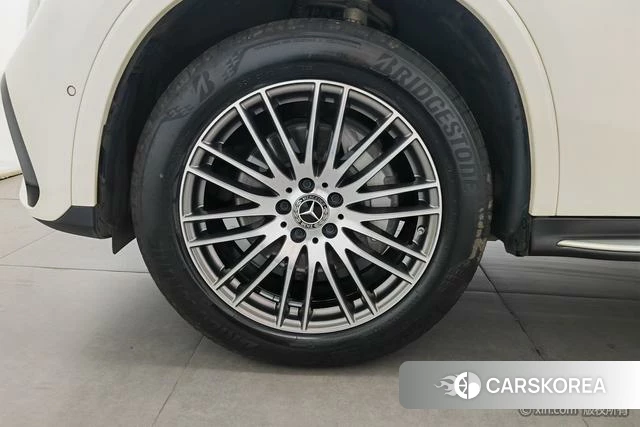 Mercedes-Benz GLC 2023 Белый из Китая, фото 5