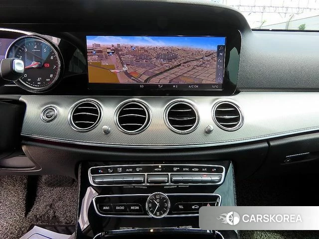 Mercedes-Benz E-Class W213 2018 Белый из Кореи, фото 5