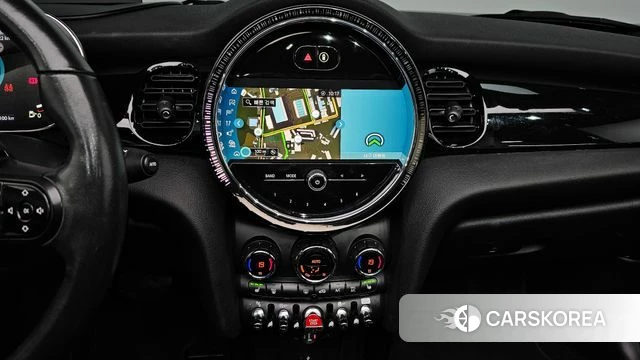 Mini Cooper Convertible 2024 Белый из Кореи, фото 5