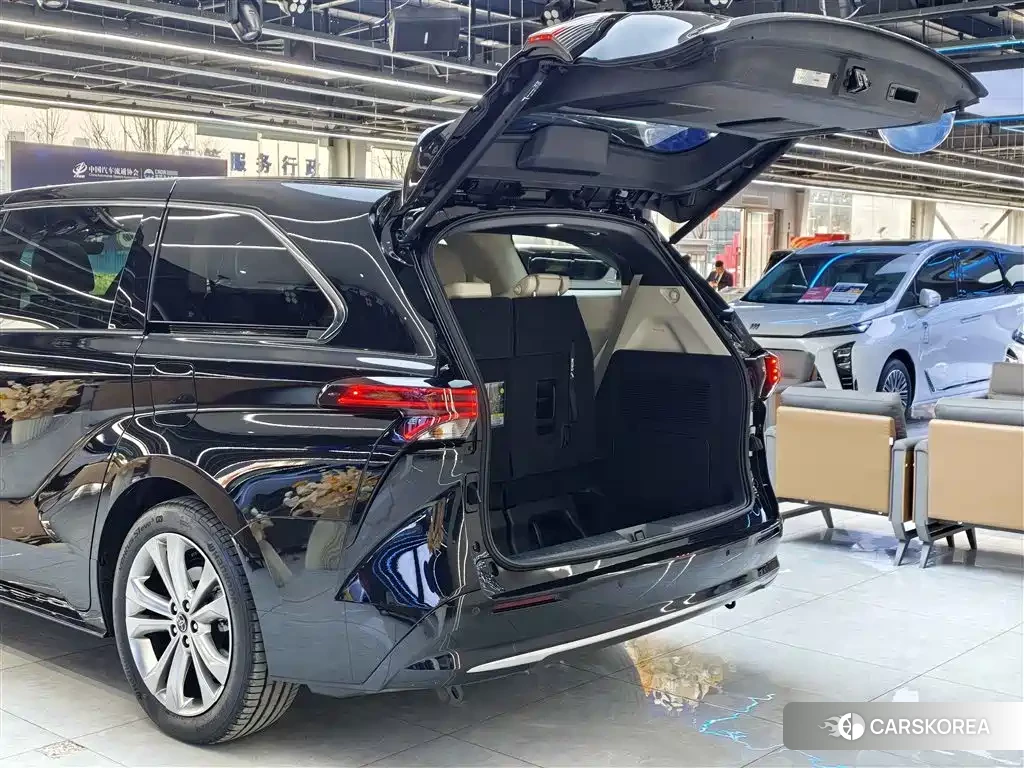 Toyota Sienna 2024 Черный из Китая, фото 5