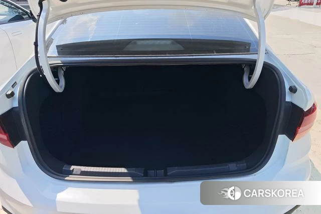 Volkswagen Lavida 2023 Белый из Китая, фото 5