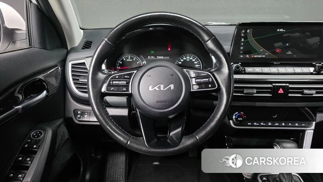 Kia Seltos 2022 Белый из Кореи, фото 5