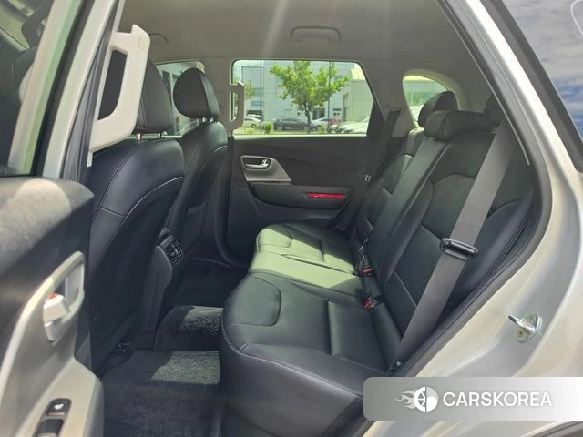 Kia Niro Plus 2022 Серебряный из Кореи, фото 5