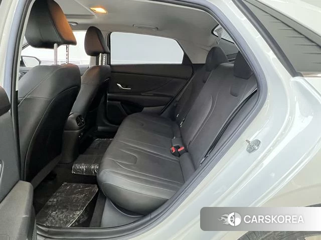 Hyundai Elantra 2022 Белый из Китая, фото 5