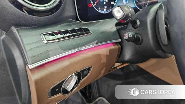 Mercedes-Benz E-Class W213 2020 Черный из Кореи, фото 5