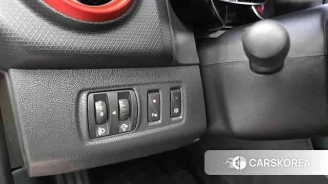 Renault Korea (Samsung) Clio 2019 Красный из Кореи, фото 5