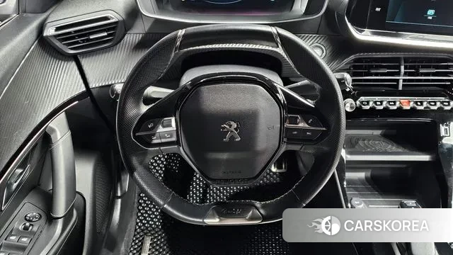 Peugeot e-2008 second generation 2020 Черный из Кореи, фото 5