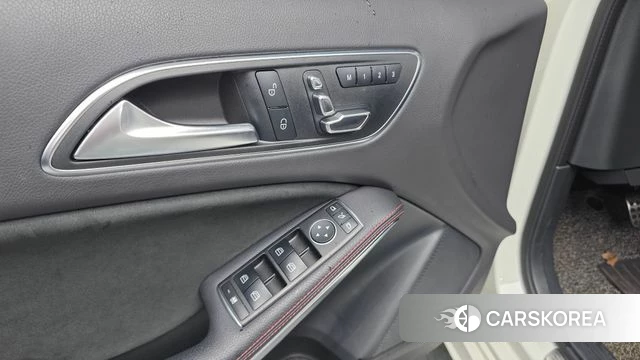 Mercedes-Benz A-Class W176 2018 Белый из Кореи, фото 5