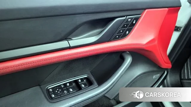 Porsche Taycan 2022 Жемчужный цвет из Кореи, фото 5