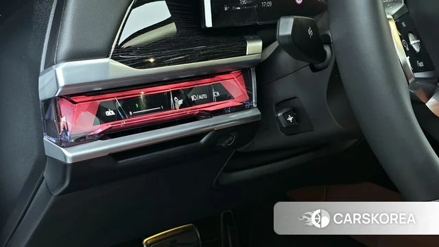 BMW 7 Series (G70) 2025 Белый из Кореи, фото 5