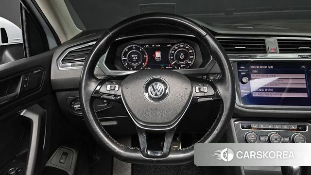 Volkswagen Tiguan second Generation 2018 Белый из Кореи, фото 5