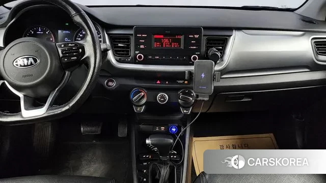 Kia Stonic 2018 Синий из Кореи, фото 5