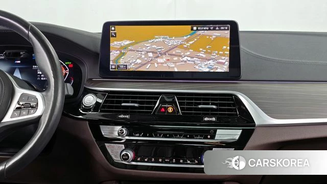 BMW 5 Series (G30) 2020 Белый из Кореи, фото 5