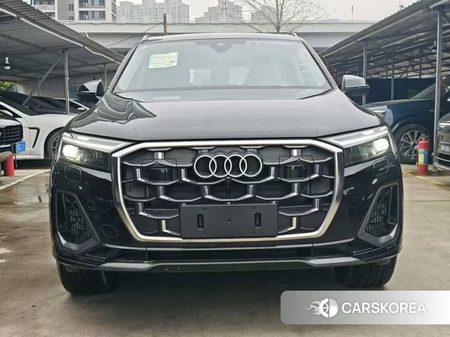 Audi Q7 2026 Черный из Китая, фото 5