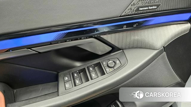 BMW 5 Series (G60) 2024 Серебристо-серый из Кореи, фото 5