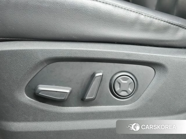 Hyundai Staria 2021 Серебряный из Кореи, фото 5