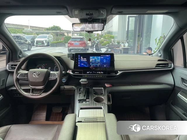 Toyota Saina 2022 Белый из Китая, фото 5
