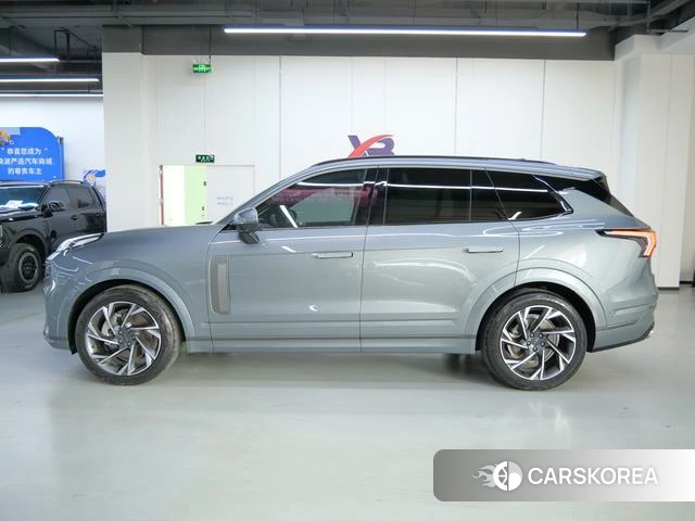 Lynk 09 2022 Темно-серый из Китая, фото 5