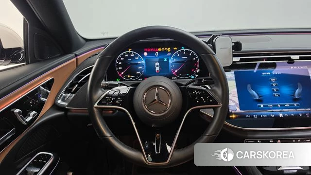 Mercedes-Benz E-Class W214 2024 Белый из Кореи, фото 5