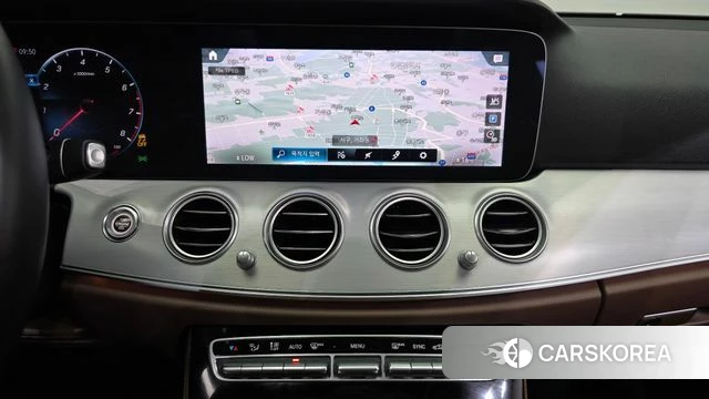 Mercedes-Benz E-Class W213 2021 Серебряный из Кореи, фото 5