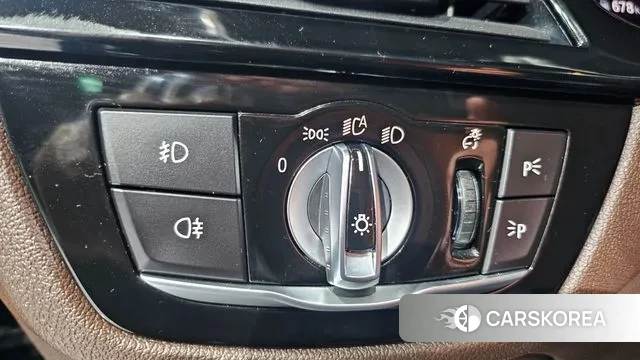 BMW 5 Series (G30) 2020 Синий из Кореи, фото 5