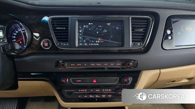 Kia The New Carnival 2018 Белый из Кореи, фото 5
