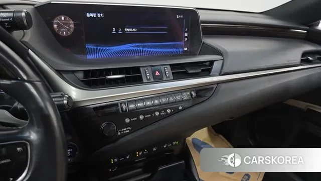 Lexus ES300h 7th generation 2018 Песочный из Кореи, фото 5