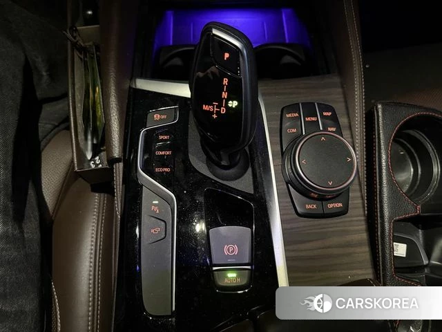 BMW 5 Series (G30) 2020 Белый из Кореи, фото 5