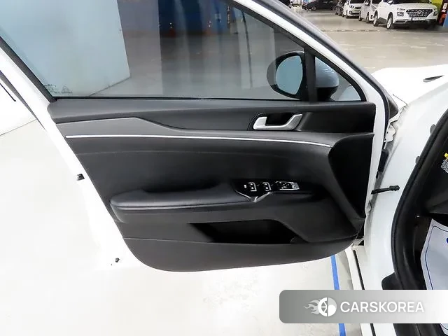 Kia K5 3rd generation 2019 Белый из Кореи, фото 5
