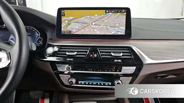 BMW 5 Series (G30) 2022 Белый из Кореи, фото 5