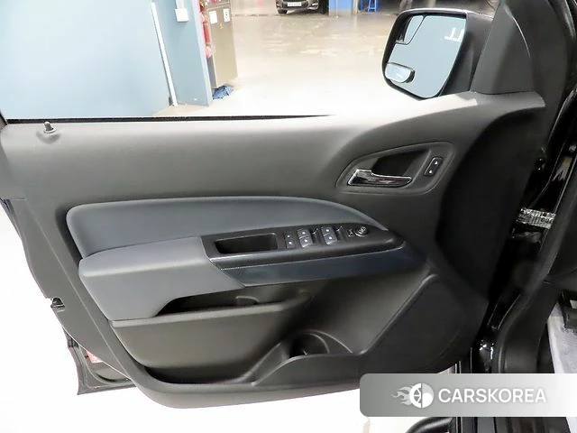 Chevrolet (GM Daewoo) Real New Colorado 2022 Черный из Кореи, фото 5