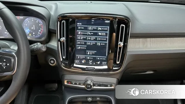 Volvo XC40 2021 Черный из Кореи, фото 5