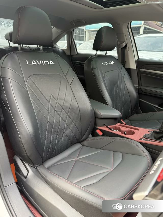 Volkswagen Lavida 2025 Белый из Китая, фото 5