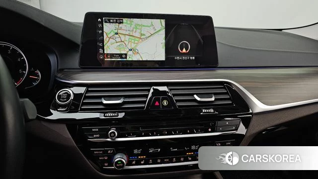 BMW 5 Series (G30) 2018 Белый из Кореи, фото 5