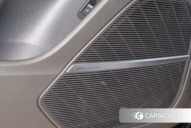 Audi Q7 2023 Черный из Китая, фото 5