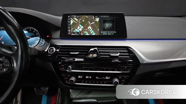 BMW 5 Series (G30) 2018 Белый из Кореи, фото 5