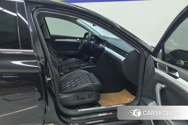 Volkswagen Magotan PHEV 2021 Черный из Китая, фото 5