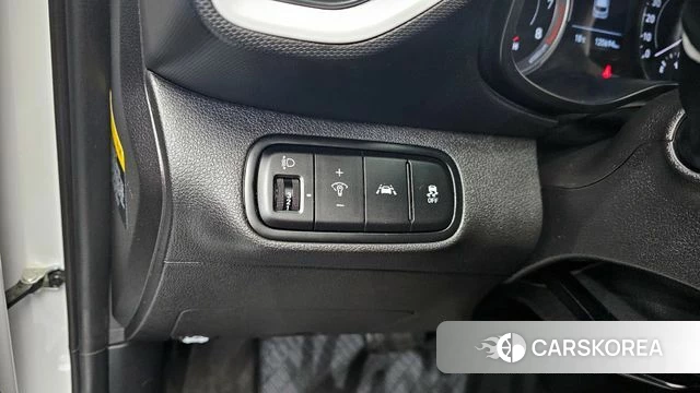 Hyundai Venue 2020 Белый из Кореи, фото 5